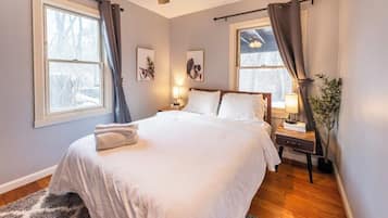 2 bedrooms, iron/ironing board, WiFi, bed sheets