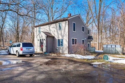 Cozy 2BR Loft, Stroll to Downtown A2