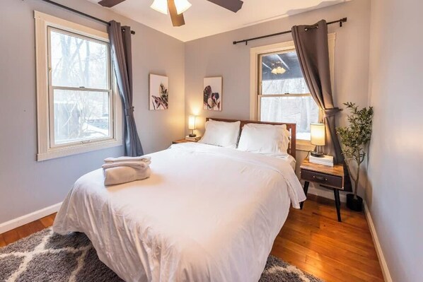 4 bedrooms, desk, iron/ironing board, WiFi