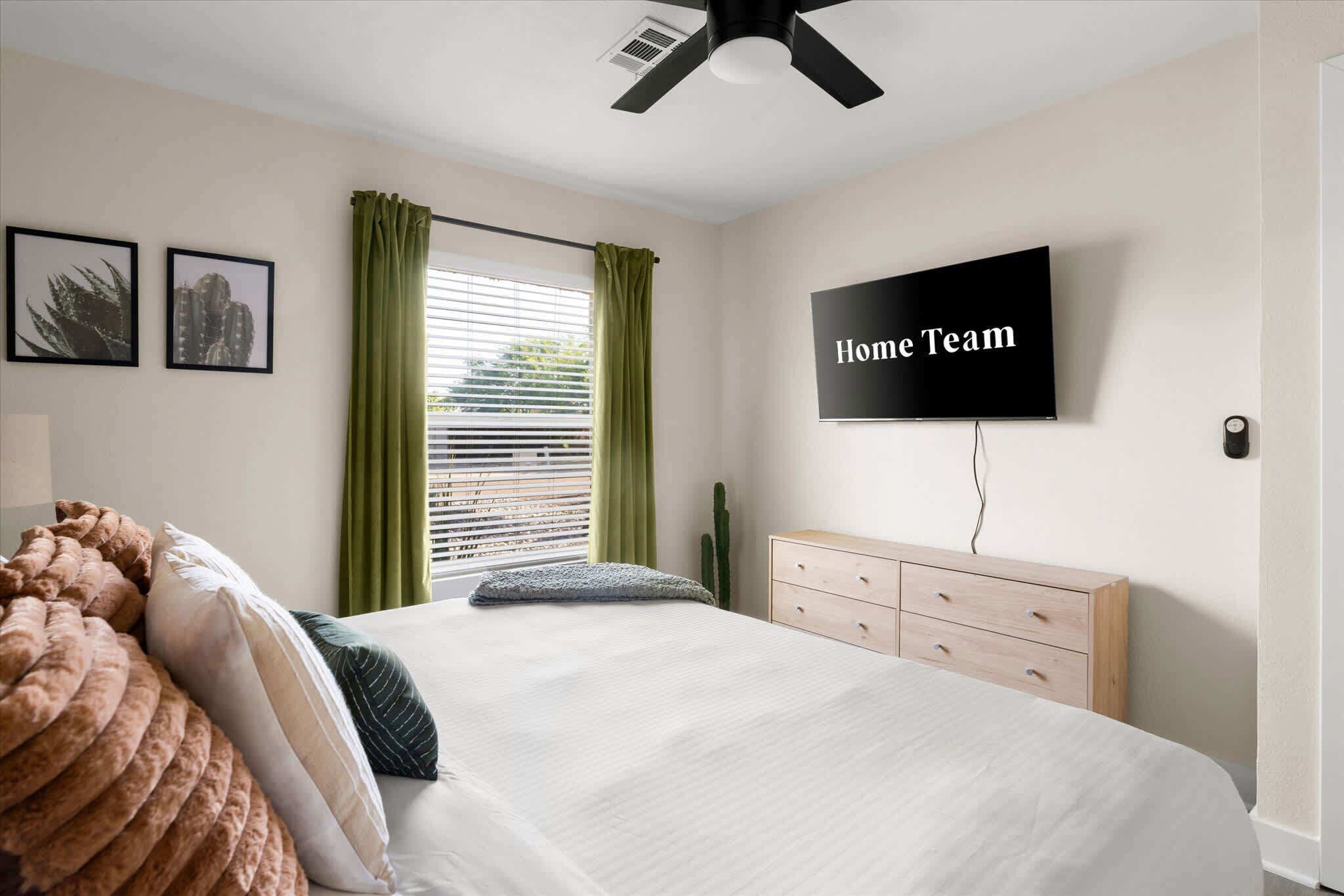 5 bedrooms, desk, iron/ironing board, travel crib