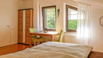 1 bedroom, free WiFi, bed sheets