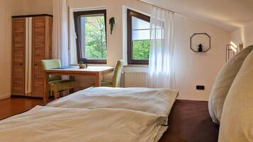 1 bedroom, free WiFi, bed sheets