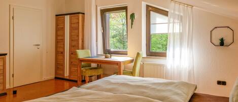 1 bedroom, free WiFi, bed sheets