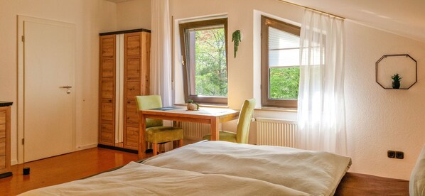 1 bedroom, free WiFi, bed sheets