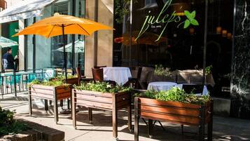 Outdoor dining