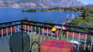 Classic Double Room | In-room safe, desk, WiFi (free), bed sheets - Casa Alessandra (Malcesine)