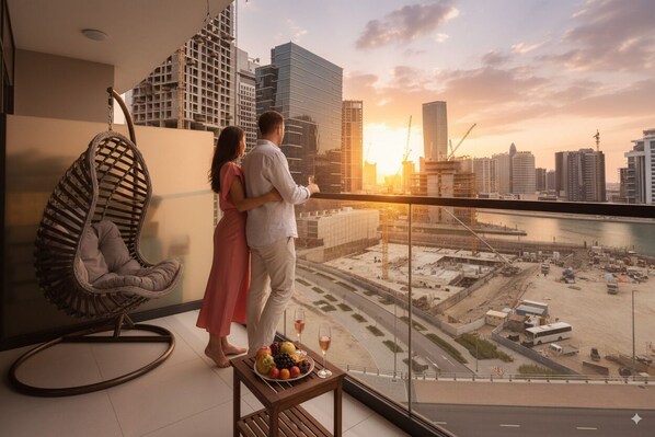 Deluxe Apartment, Balcony, City View | Living area