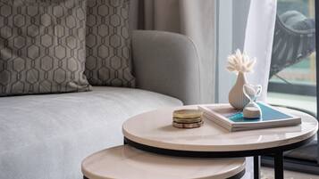 Deluxe Apartment, Balcony, City View | Living area