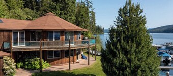 Lakefront Lodging at a Marina in Beautiful Cavanaugh Bay on Priest Lake 