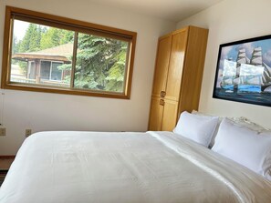 2 bedrooms, WiFi, bed sheets