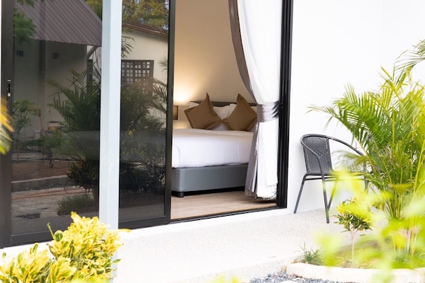 Standaard bungalow | 1 slaapkamer, luxe beddengoed, donsdekens, een bureau