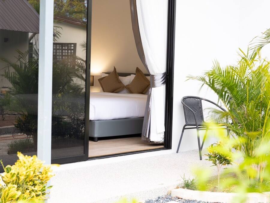 1 habitación, ropa de cama de alta calidad, cubrecamas y escritorio