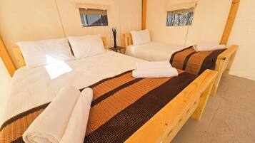 1 bedroom, premium bedding, desk, bed sheets