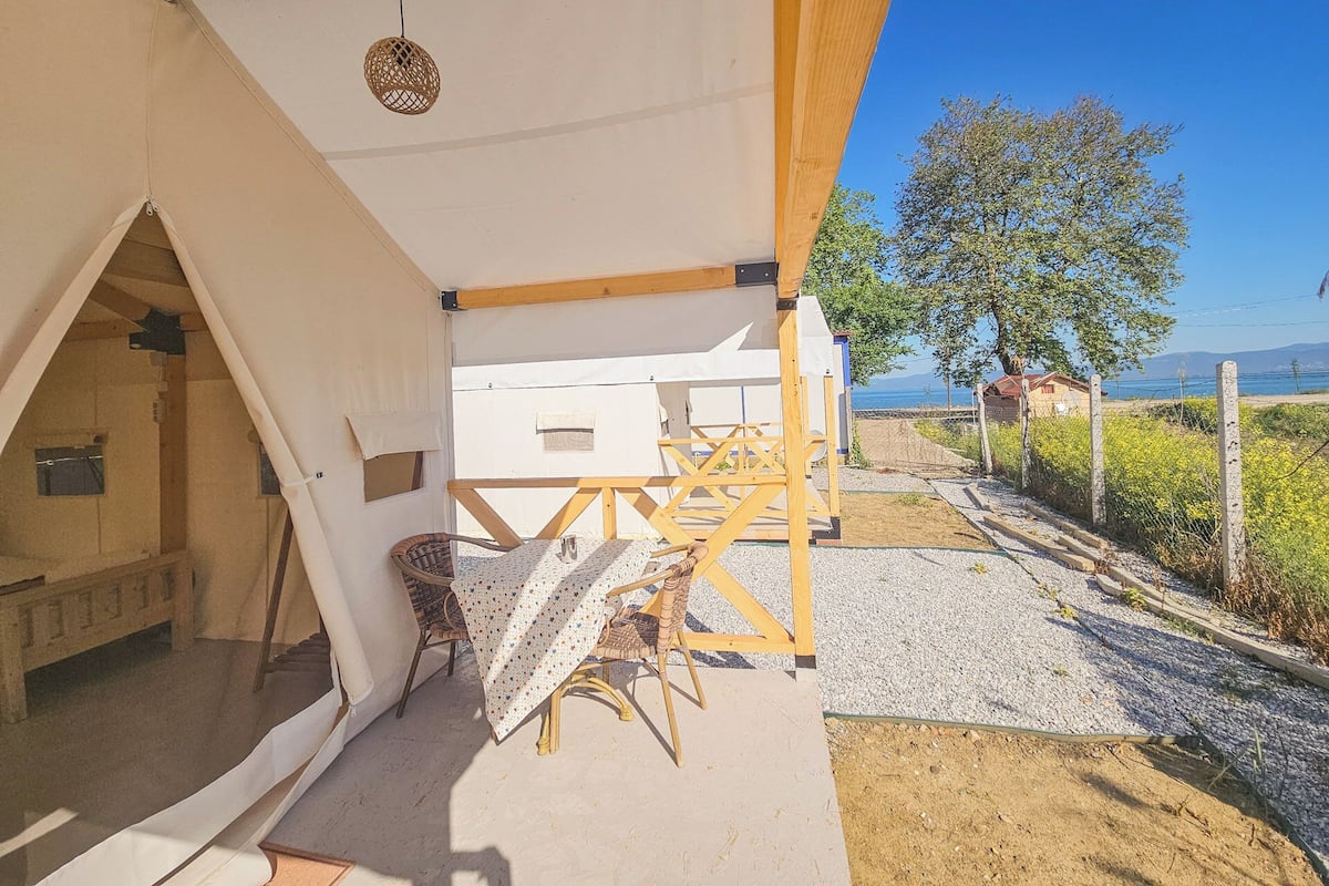 Tente Confort | 1 chambre, literie de qualité, bureau, literie fournie