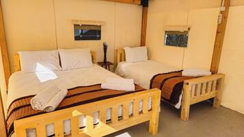 1 bedroom, premium bedding, desk, bed sheets
