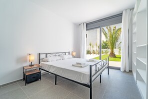 3 chambres, fer et planche à repasser, draps fournis