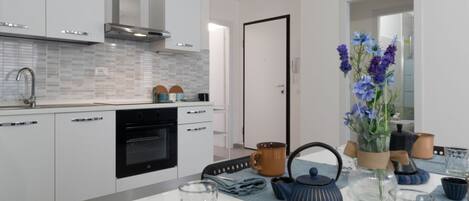 Fridge, oven, stovetop, toaster