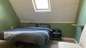 3 quartos, ferros/tábuas de passar roupa, Wi-Fi, roupa de cama