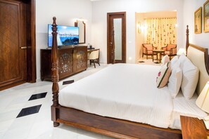 3 bedrooms, desk, iron/ironing board, WiFi