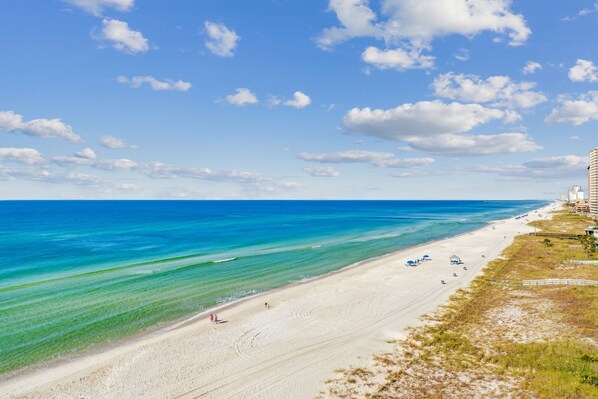 Beach - Fontainebleau 706 by AvantStay | Beachfront+Views (Panama City Beach)