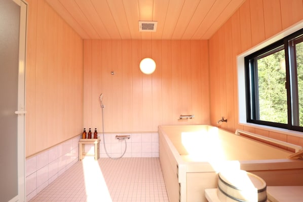 1 개의 침실, 무료 WiFi