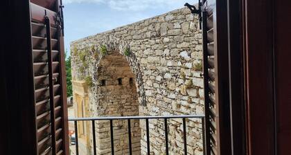 Nel Magnifico Borgo Medievale di Erice Sorge Porta Trapani Guest House