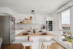 Fridge, microwave, oven, stovetop