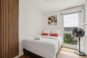 1 soverom, skrivebord, strykejern/-brett og wi-fi