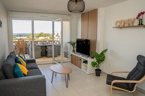 TV - Sète Apt 3* à côté de la plage, terrasse & parking (Sète)