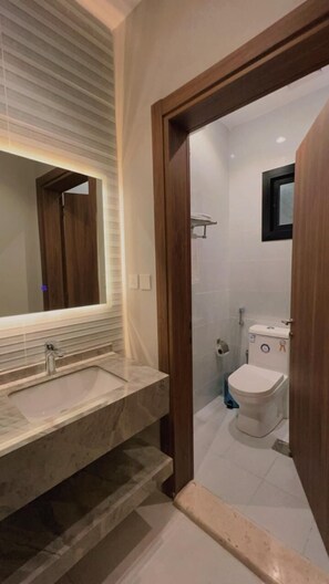 Free toiletries, slippers - Nuzha Residential Units (Jeddah)