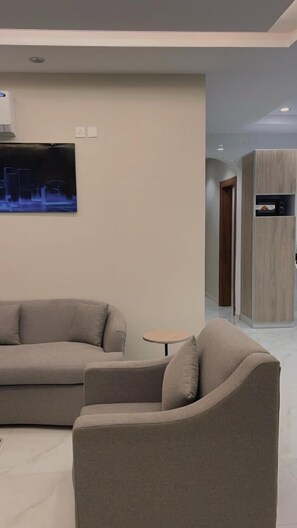 50-Zoll-Flachbildfernseher mit Kabelempfang