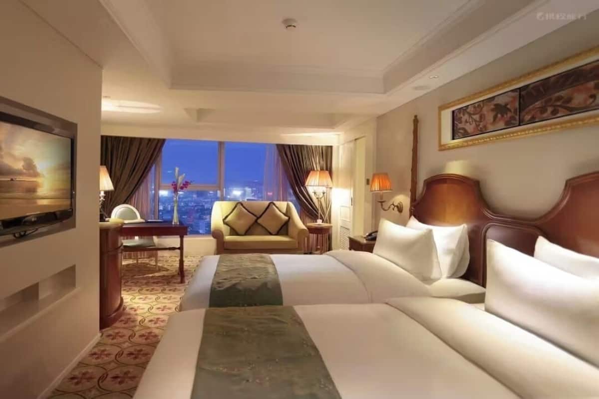 Superior Twin Room, Lake View | Bed sheets