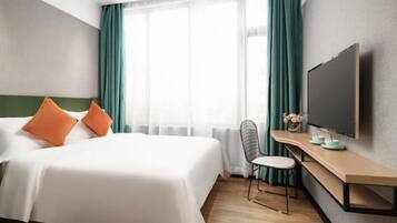 Comfort Room, 1 Queen Bed | View from room