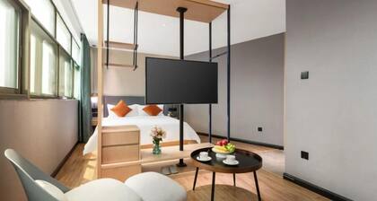 Puyue Hotel - Shenzhen East Railway Station Buji Metro Station