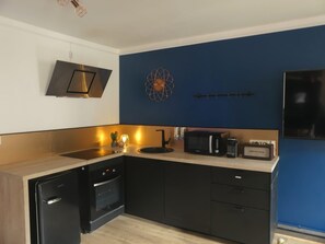 Mikrowelle, Ofen, Herdplatte, Geschirrspüler