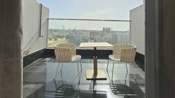 Luxury Suite | Terrace/patio