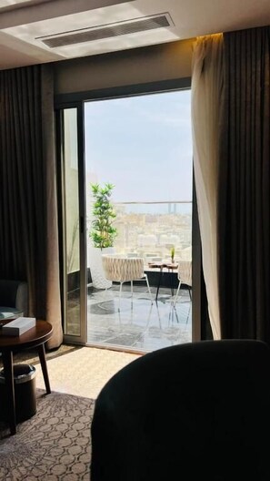 تجهيزات عازلة للصوت وواي فاي مجانًا وملاءات أسرّة