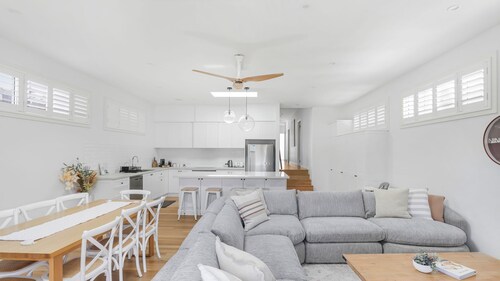 Stylish, private lakeside retreat complete with sparkling inground swimming pool. Sleeps 10.