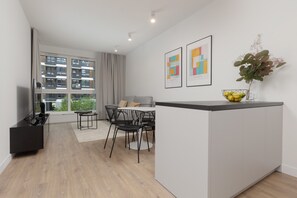 24-inch flat-screen TV with satellite channels, streaming services - Domaniewska Gym & Sauna by Renters (Warsaw)