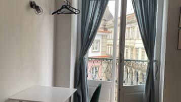 Traditional Shared Dormitory | Free WiFi, bed sheets