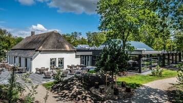 Vila | Tempat makan outdoor