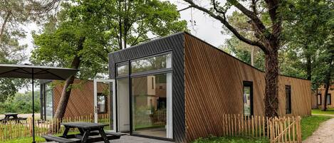 ヴィラ | 屋外ダイニングエリア