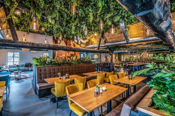 Villa | Dining