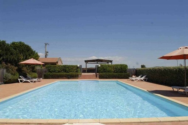 Pool - One Bedroom Apartment With Private Garden in Tuscany (Albinia)