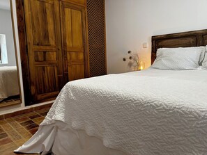 3 makuuhuonetta, silitysrauta/-lauta, Wi-Fi, vuodevaatteet