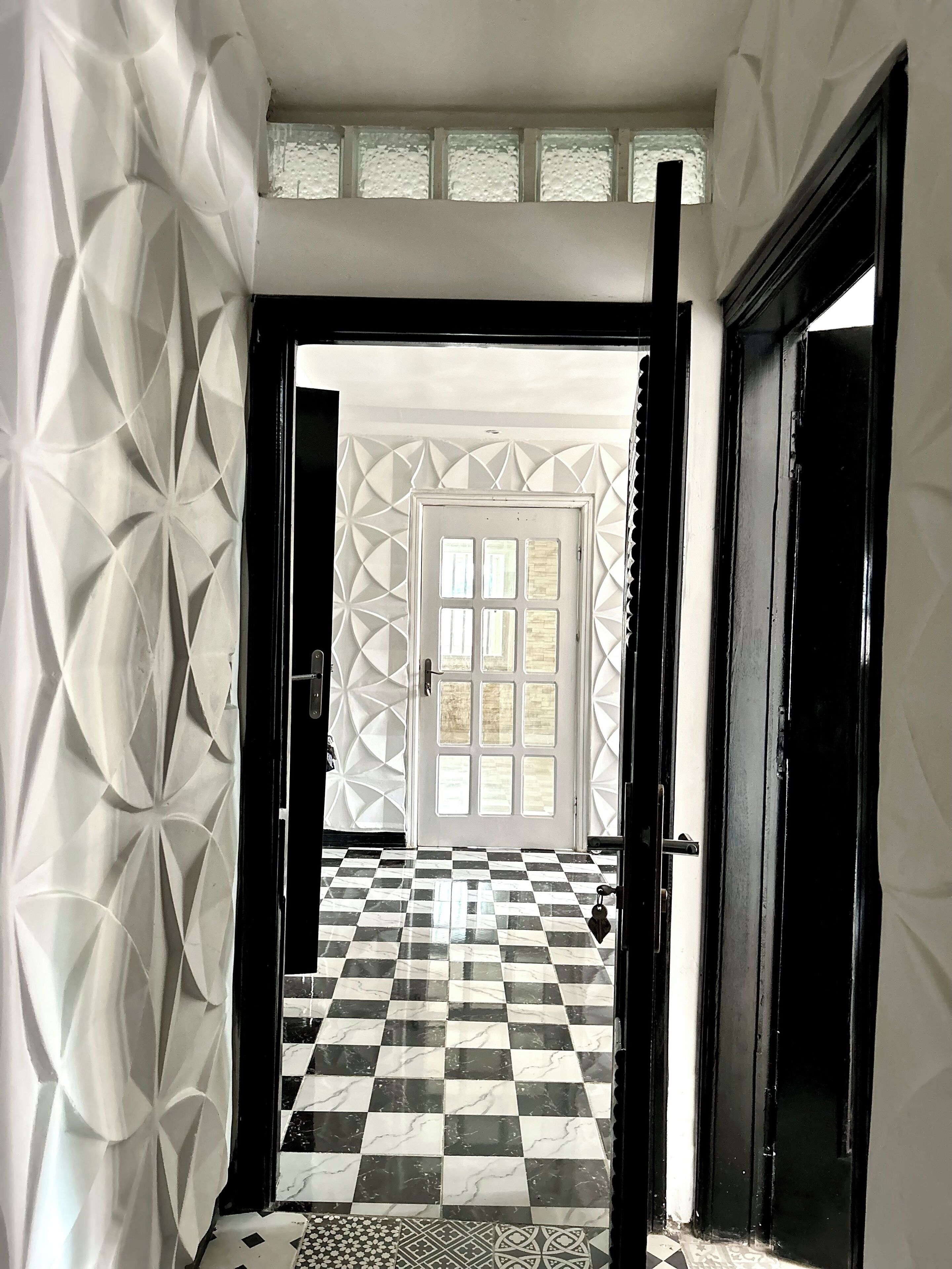 المنشأة من الداخل