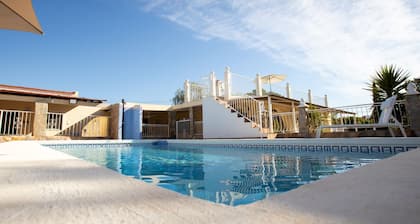 Mobilhome mit Pool und Garten