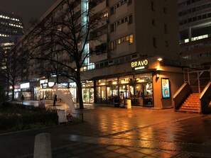 Exterior - Warsaw City Center Apartment by Renters (Warsaw)