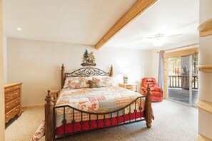 3 Schlafzimmer, Schreibtisch, Bügeleisen/Bügelbrett, Reisekinderbett