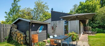 De Toekomst 11 quiet and privately situated near the North Sea